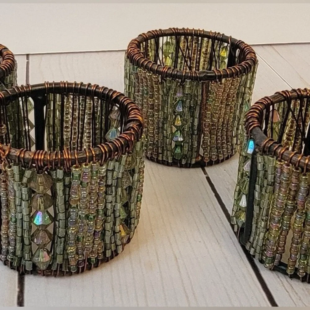 🔹NWOT🔹Set of 4 Pier 1 Bronze and Green Beaded Napkin Rings
